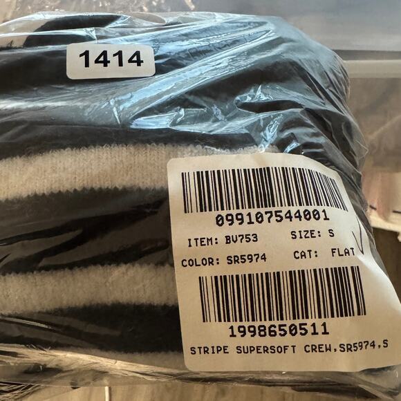 J.Crew Chunky Crewneck Sweater WMNS S Black White Merino Wool Alpaca Blend Knit - Picture 6 of 6